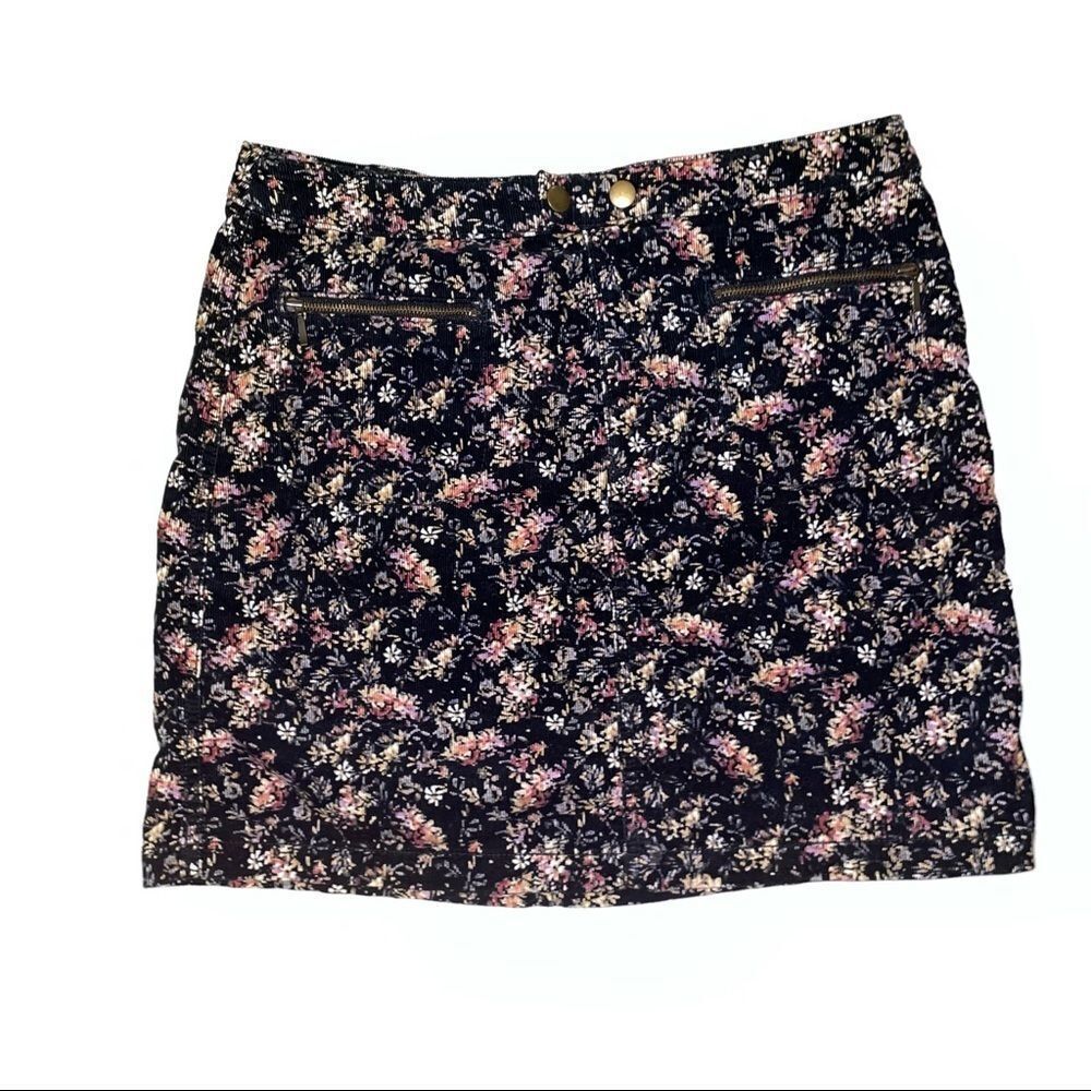 NWOT Mossimo High-Waisted Floral Skirt Size 4
